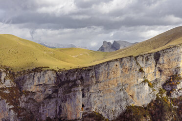 Spanien, Pyrenäen, Ordesa y Monte Perdido National Park, Canon de Anisclo mit Sestrales Aloto und Bajo - LAF000274