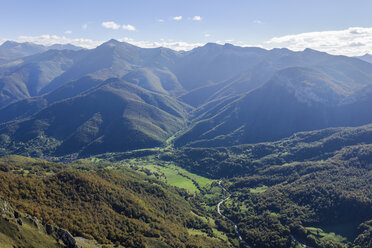 Spain, Cantabria, Picos de Europa National Park, View from Mountain station El Cable - LAF000315