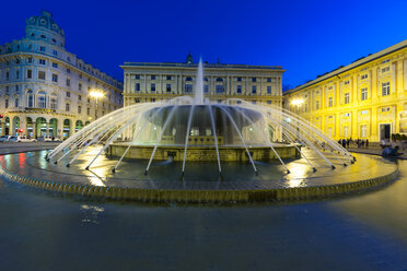 Italy, Genoa, Piazza de Ferrari, Palazzo della Regione Liguria at night - AM001414