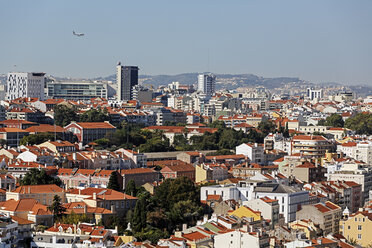 Portugal, Lissabon, Miradouro de Nossa Senhora do Monte, Blick über die Stadt - BIF000119