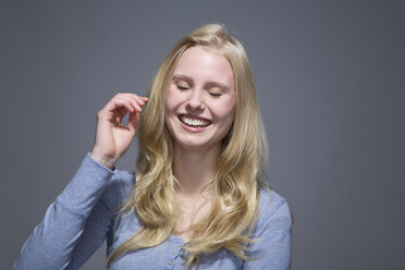 Portrait of young woman with closed eyes - MAEF007524