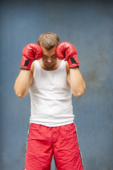 Boxer mit roten Boxhandschuhen - PAF000086