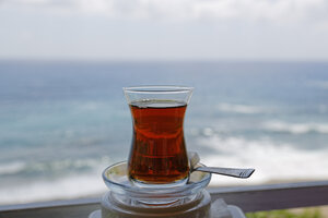 Turkey, Antalya Province, Turkish Riviera, Glass of Turkish tea - SIEF004784