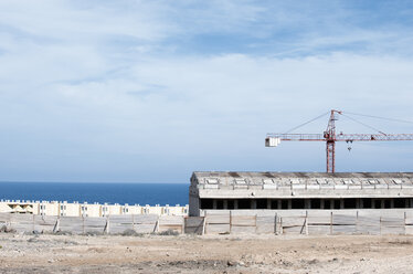 Spanien, Fuerteventura, Baustelle einer neuen Wohnanlage - VI000083
