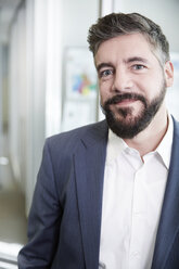 Germany, Neuss, Portrait of a business man - STKF000839