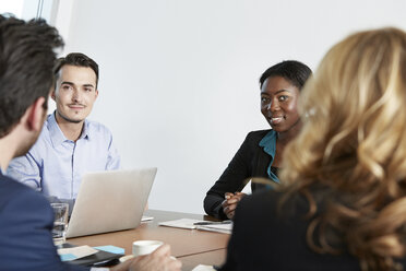 Germany, Neuss, Business people in meeting - STKF000878