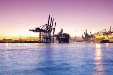 Germany, Hamburg, Parkhafen, harbour, Elbe, container ship - MSF003132