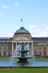 Deutschland, Hessen, Wiesbaden, Kurhaus - MHF000245