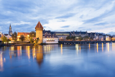 Deutschland, Baden-Württemberg, Constanze, Altstadt, Rhein, Rheintor-Turm und Münster im Hintergrund - MSF003141