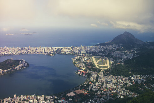 Brasilien, Rio de Janeiro, Corcovado, Blick auf die Stadt - AMCF000009