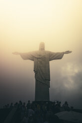 Brasilien, Rio de Janeiro, Corcovado, Jesus Christus der Erlöser Statue - AMC000010