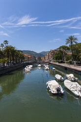 Italien, Ligurien, Rapallo, Kanal mit Booten - AMF001427