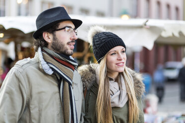 Portrait of young couple - DRF000328