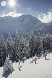 Deutschland, Bayern, Sudelfeld, Berge im Winter, Sessellift - FFF001385