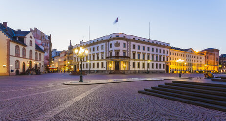 Deutschland, Hessen, Wiesbaden, Hessischer Landtag im Stadtschloss und in der Fußgängerzone - WDF002139