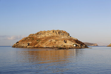 Türkei, Bodrum, Guemuesluek, Insel mit antiker Stadt Myndus - SIE004864