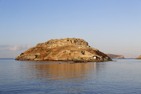 Türkei, Bodrum, Guemuesluek, Insel mit antiker Stadt Myndus - SIE004864