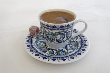 Türkei, Bodrum, Tasse türkischer Kaffee - SIEF004877