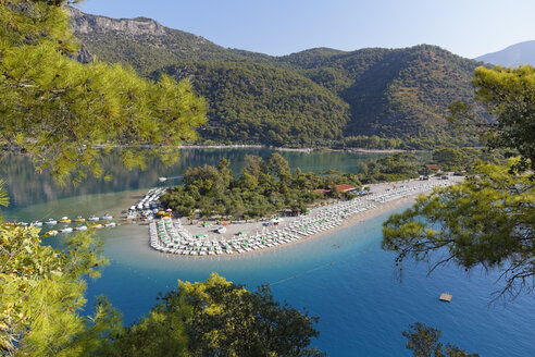 Türkei, Lykien, Strand und Lagune von Oeluedeniz - SIE004884