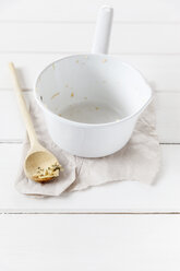 Empty pot with messy wooden spoon - EVGF000285