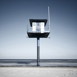 Deutschland, Mecklenburg-Vorpommern, Usedom, Rettungsschwimmerstation am Strand - WAF000021