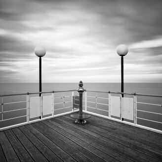 Germany, Mecklenburg-Western Pomerania, Usedom, pier with telescope - WAF000043