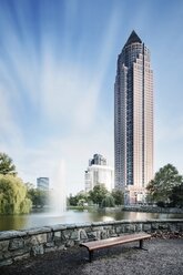 Deutschland, Hessen, Frankfurt, Blick auf den Messeturm, Langzeitbelichtung - WAF000035