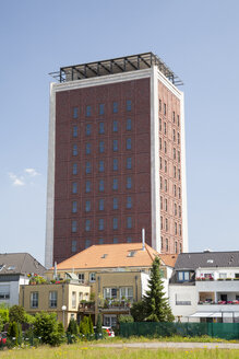 Deutschland, Nordrhein-Westfalen, Rheinberg, Bürogebäude Kraeuterturm - WI000222