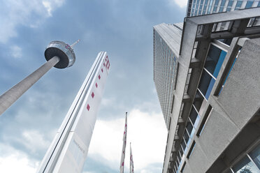 Germany, North Rhine-Westphalia, Cologne, Radio tower and office building of Deutsche Telekom - MFF000687