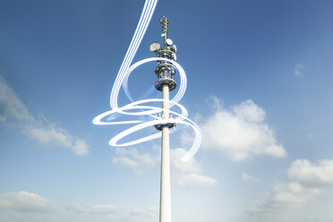 Deutschland, Nordrhein-Westfalen, Köln, Strahlen kreisen um Funkturm - MFF000688