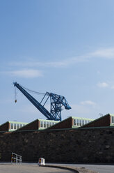 Sweden, Karlskrona, harbour crane at naval harbour - VI000219