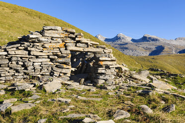 Spanien, Aragonien, Zentralpyrenäen, Canon de Anisclo, Nationalpark Ordesa y Monte Perdida, alte Berghütte - LAF000370