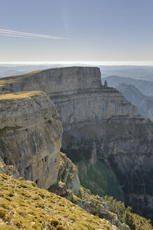 Spanien, Aragonien, Zentralpyrenäen, Nationalpark Ordesa y Monte Perdida, Canon de Anisclo, Blick auf Parque Natural de la Sierra y Canones de Guara - LAF000357