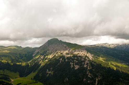 Austria, Allgaeu Alps, Vorarlberg, View from Walmendingerhorn to Hoher Ifen mountain - WGF000169