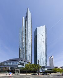 Germany, Hesse, Frankfurt, twin towers of Deutsche Bank - AMF001561