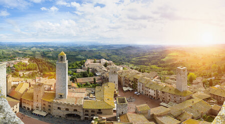 Italien, Toskana, San Gimignano, Blick auf die Stadt - HSIF000326