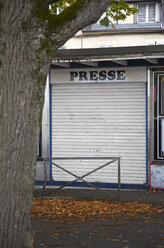 France, Burgundy, Nevers, Abandoned newspaper stand - DHL000203