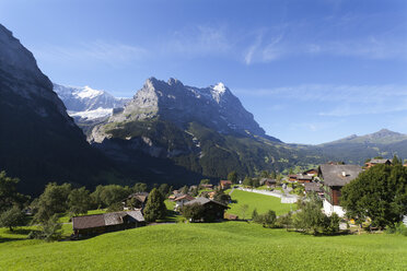 Schweiz, Berner Oberland, Grindelwald mit Eiger - WWF002919