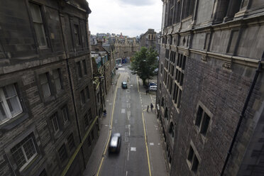 UK, Schottland, Edinburgh, Blick auf eine Straße von oben - PAF000177