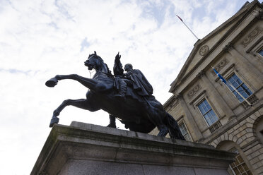 UK, Scotland, Edinburgh, Edinburgh Castle, equeatrian sculpture of Dugald Stewart - PA000181