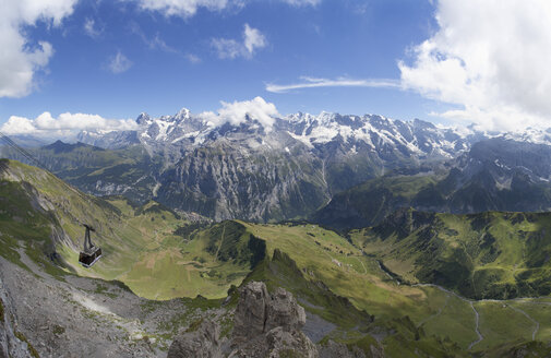 Schweiz, Berner Oberland, Schiltenhornbahn mit Welterbe Jungfrau-Aletsch-Bietschhorn - WWF002956