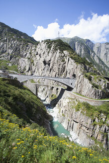 Schweiz, Uri, Teufelsbrücke in der Schollenenschlucht - WWF002970