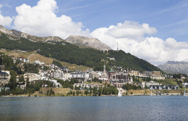 Switzerland, St. Moritz, Boats on lake St. Moritzsee - WWF002991