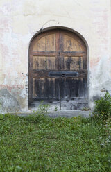 Switzerland, Poschiavo, Front door, close up - WWF003000