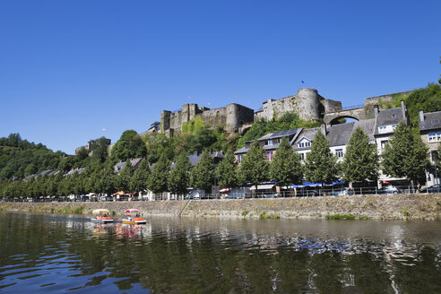 Belgien, Ardennen, Bouillon, Schloss Bouillon über der Semois - GW002459