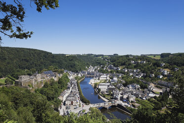 Belgien, Ardennen, Bouillon, Stadtbild mit Schloss Bouillon - GW002463