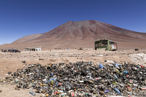 Border Bolivia Chile, Atacama Desert, Pile of trash at Hito Cajon - STSF000253