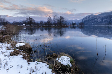 Germany, Bavaria, Winter on the Lake Lake Kochel near Garmisch-Patenkirchen - MBOF000024