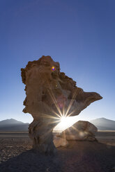 Südamerika, Bolivien, Atacamawüste, Altiplano, Siloli-Wüste, Felsformation Arbol de Piedra - STSF000275