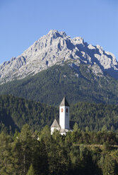 Italy, South Tyrol, Versciaco, Parish church and Sexten Dolomites - WW003103